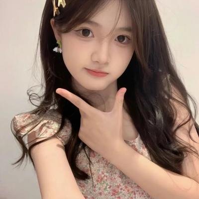 巴黎奇女子海报